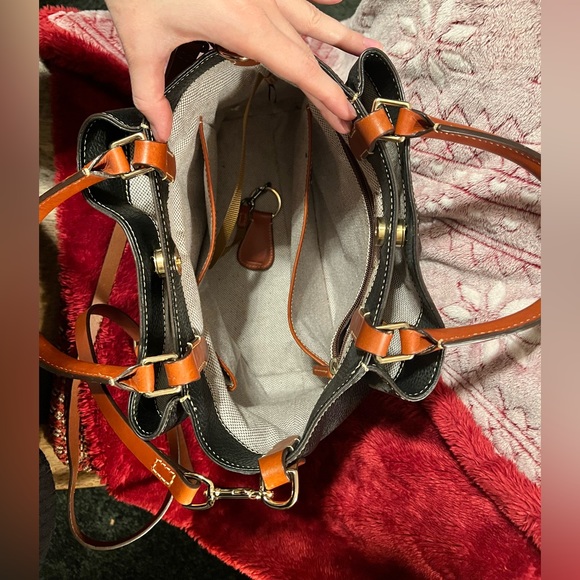 Dooney & Bourke Black Satchel Tote Purse - Picture 6 of 14